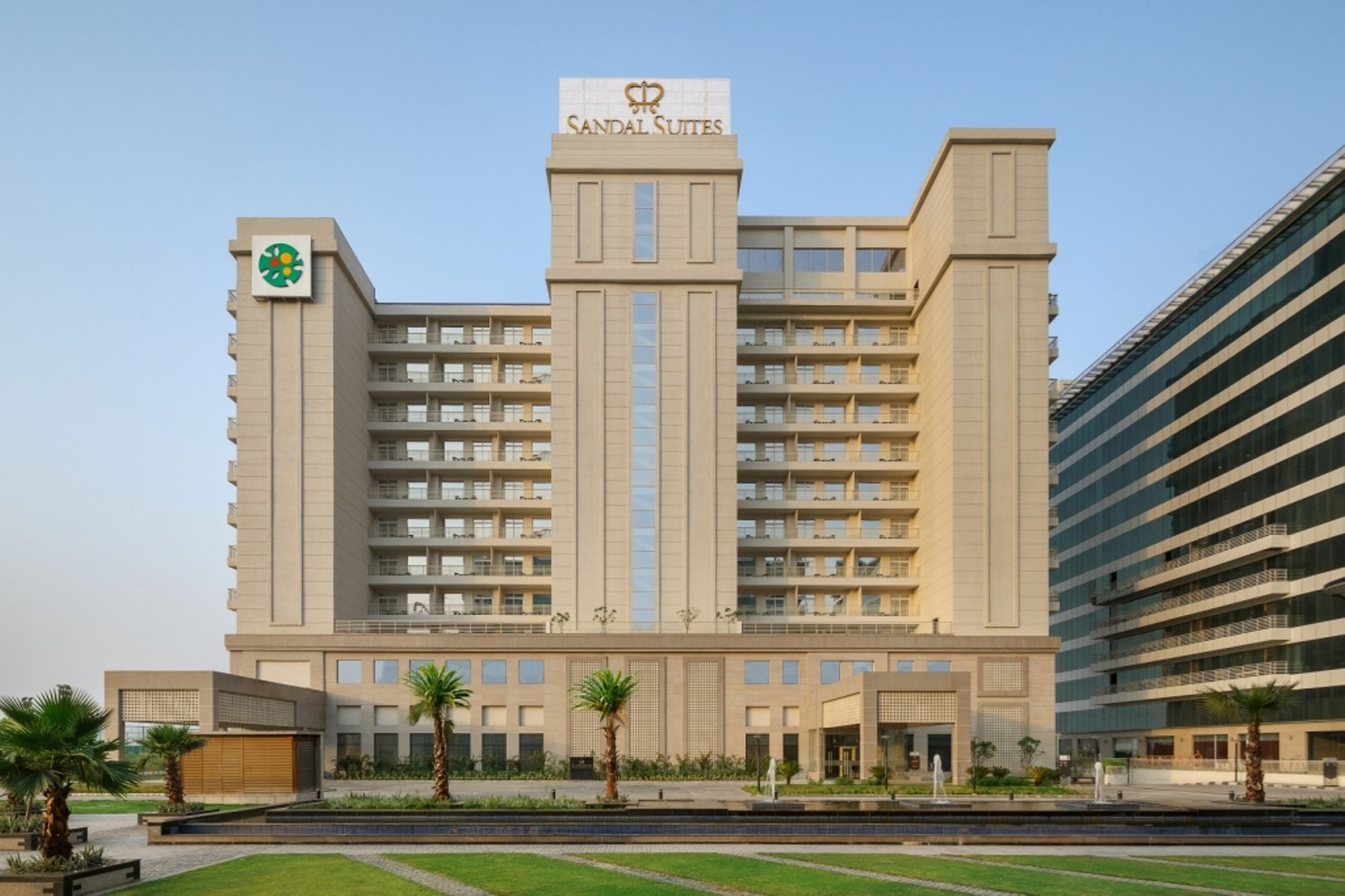 Sandal Suites By Lemon Tree Hotels Noida Exterior photo