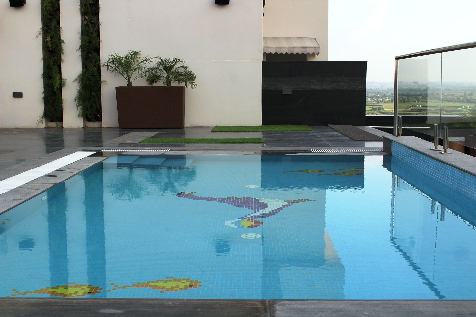 Sandal Suites By Lemon Tree Hotels Noida Exterior photo